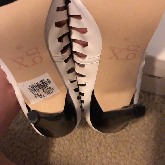 White and Black Gwen Stefani Heels - Picture 7 of 8